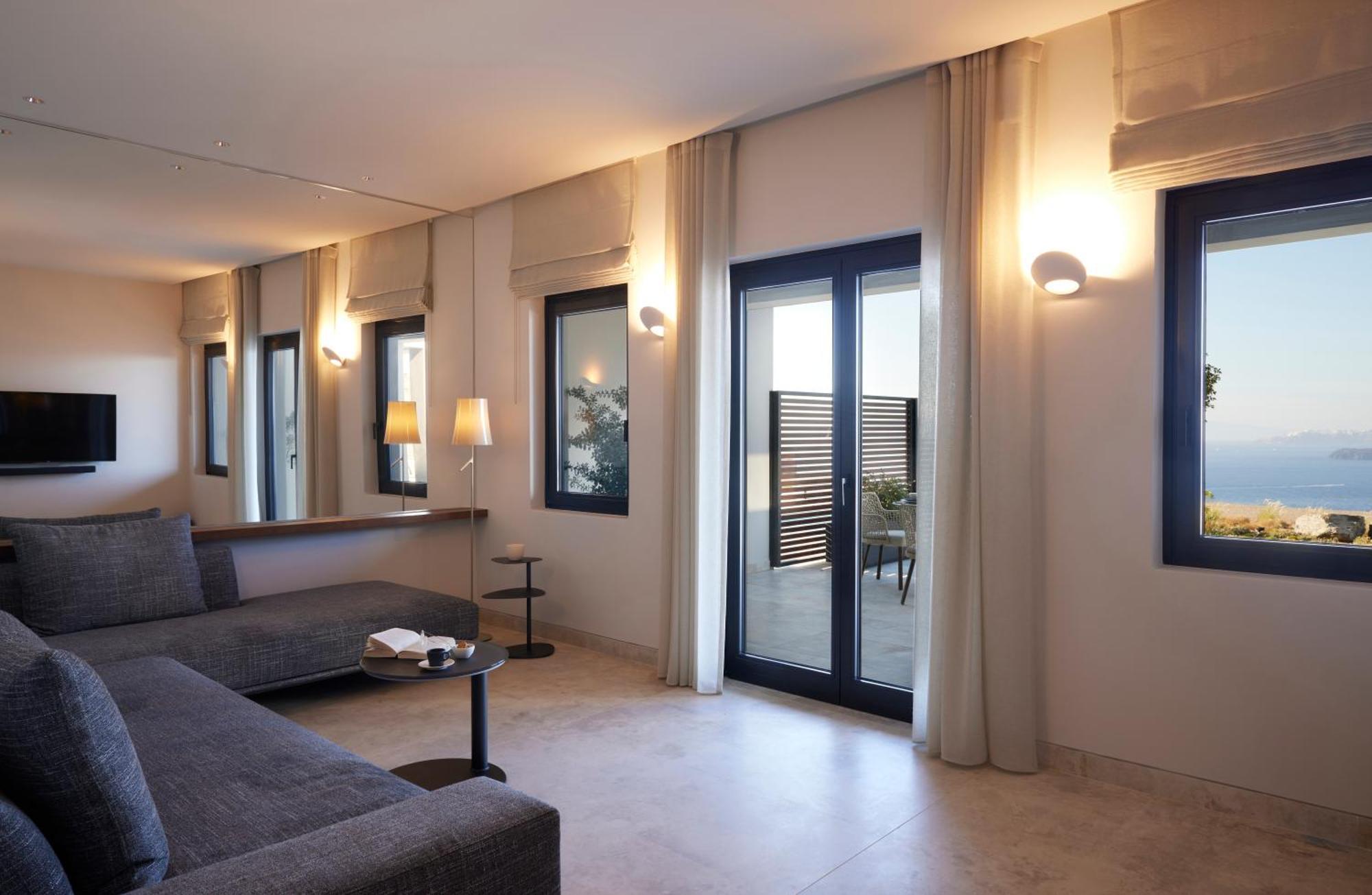 Aernia Suites & Art Akrotírion Екстериор снимка